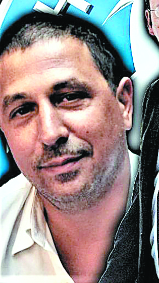 Σφίγγει ο κλοιός