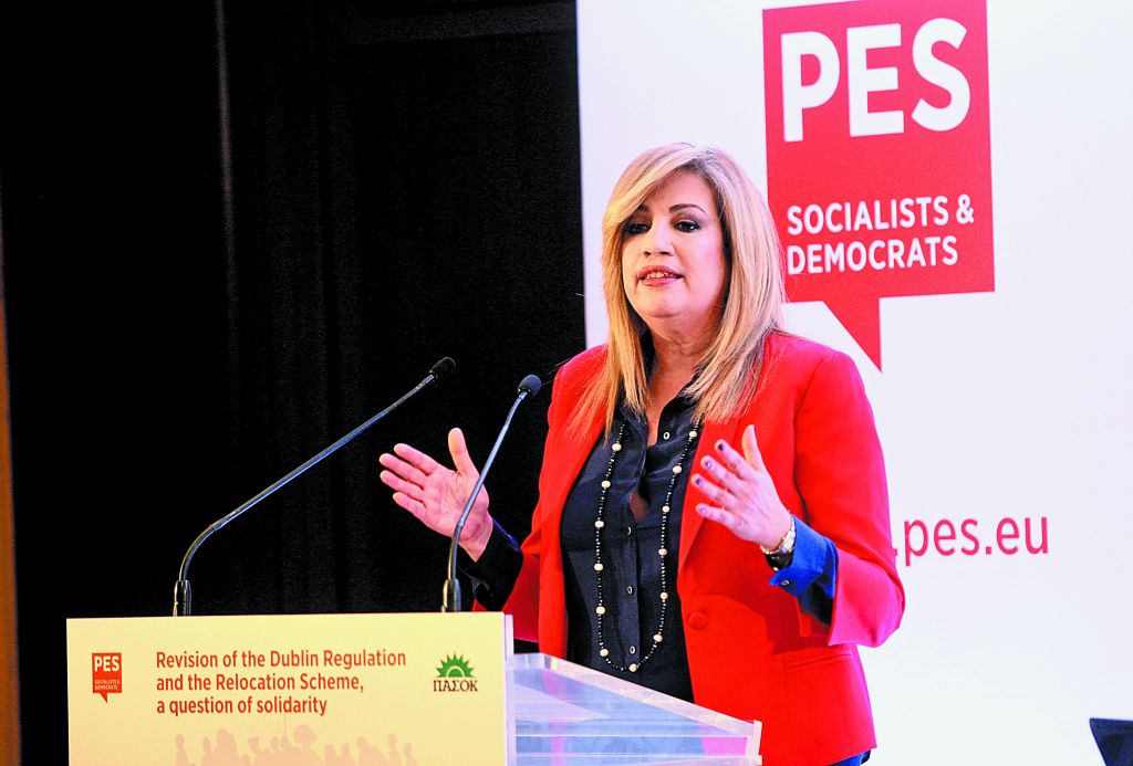 Δείχνει στους Ευρωσοσιαλιστές τον «λαϊκισμό» του ΣΥΡΙΖΑ