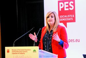 Δείχνει στους Ευρωσοσιαλιστές τον «λαϊκισμό» του ΣΥΡΙΖΑ