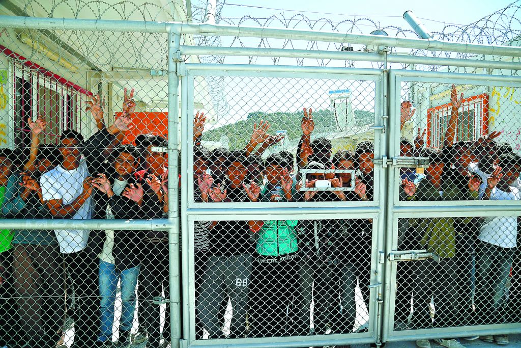 «Υγειονομική βόμβα η δομή στη Μόρια»