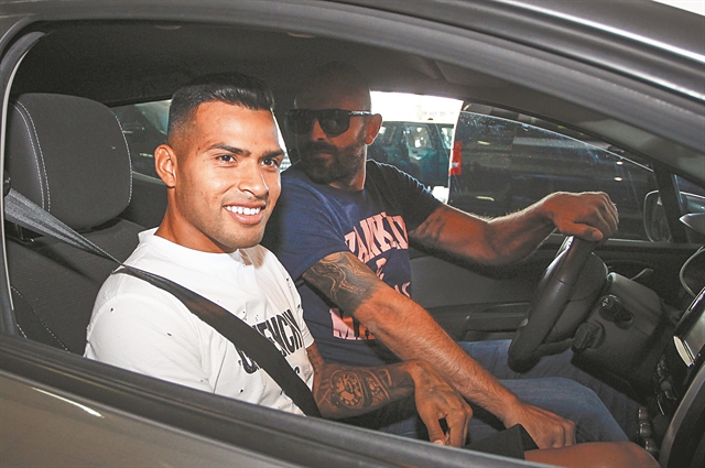 Ο Ζοσέ Σα του προπονητήκαι η «έξυπνη βόμβα» με Ναουέλ