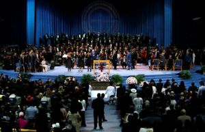 «Προσβλητικός και απεχθής» ο επικήδειος λόγος της Αρίθα Φράνκλιν