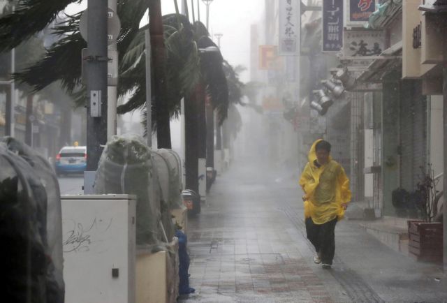 Ιαπωνία: Σε επαγρύπνηση οι αρχές για το σαρωτικό τυφώνα Τράμι