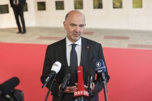 Μοσκοβισί: Προς συμφέρον της Ιταλίας να σεβαστεί τους κανόνες της ΕΕ