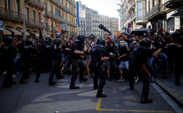 Επεισοδιακές διαδηλώσεις για την ανεξαρτησία της Καταλονίας (εικόνες)