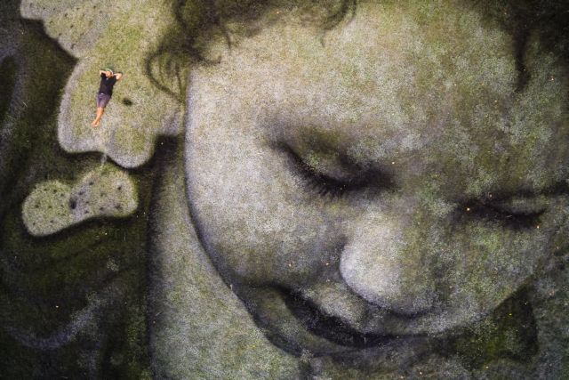 Τέχνη στο… γρασίδι