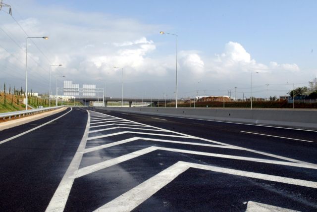 Σαλαμίνα: Αποκαταστάθηκε η κυκλοφορία μετά τη καθίζηση οδοστρώματος