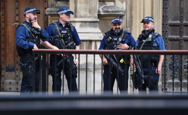 Το Brexit σπέρνει το φόβο για κοινωνικές «αναταραχές»