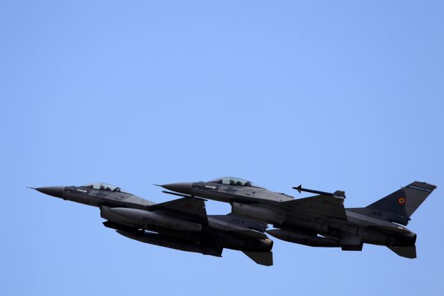 Αμερικανικά αεροσκάφη επιτέθηκαν με βόμβες φωσφόρου στη Ντέιρ ελ-Ζορ