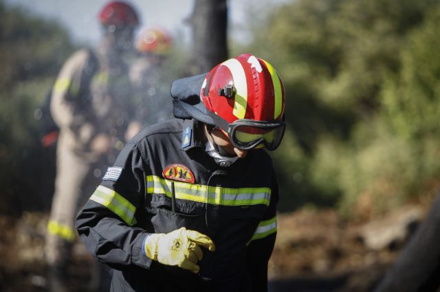 Τραυματίστηκαν δύο πυροσβέστες κατά την κατάσβεση της πυρκαγιάς