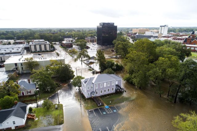 ΗΠΑ: Τουλάχιστον 31 νεκροί από τις σφοδρές πλημμύρες