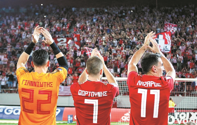 Καθρέφτης τα εθνικά προσκλητήρια