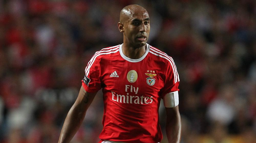 «Κρεμάει» τα παπούτσια του ο Λουιζάο