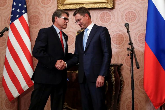 Δίνουν χέρια Ρωσία και ΗΠΑ για σταθερότητα στις διεθνείς αγορές