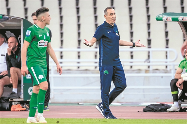 O καθηγητής Ιστορίας κ. Δώνης