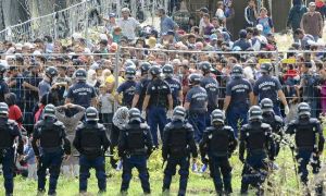 Κόκκινη κάρτα στην Ουγγαρία για την κακομεταχείριση μεταναστών