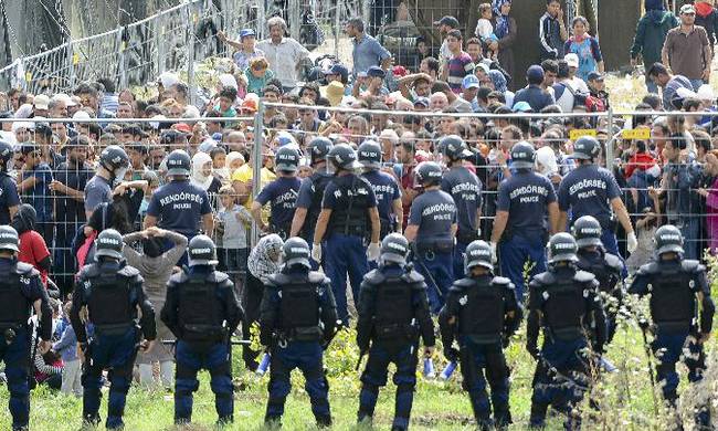 Κόκκινη κάρτα στην Ουγγαρία για την κακομεταχείριση μεταναστών