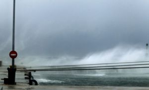 Θυελλώδεις άνεμοι και 13 βαθμοί πτώση της θερμοκρασίας