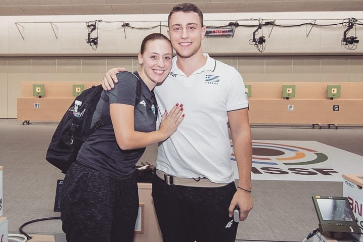 Η Κορακάκη υπερήφανη για τον αδελφό της