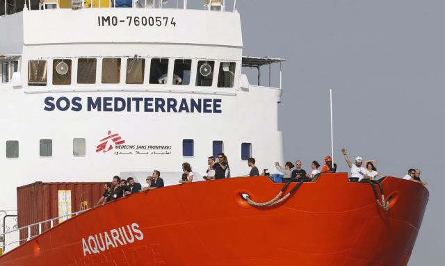 Η Γαλλία δεν δέχεται το πλοίο Αquarius
