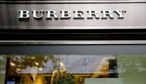 Παρελθόν για τον οίκο Burberry η χρήση αληθινής γούνας και η καύση απούλητων