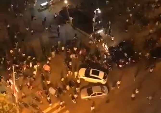 Κίνα: Εννιά νεκροί από αυτοκίνητο που έπεσε στο πλήθος (Βίντεο)