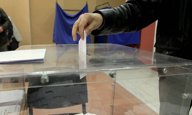 Δημοσκόπηση: Προηγείται η ΝΔ, δεύτερο κόμμα οι… αναποφάσιστοι