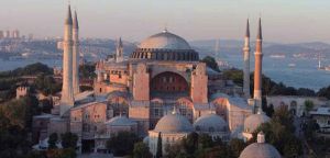Μουσείο παραμένει η Αγία Σοφία