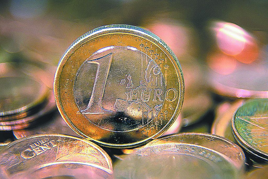 Κρύβουν τις περικοπές, κόβουν τα αντίμετρα