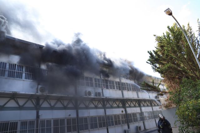 Φωτιά στο Πανεπιστήμιο Κρήτης: Κλειστά τα σχολεία της περιοχής