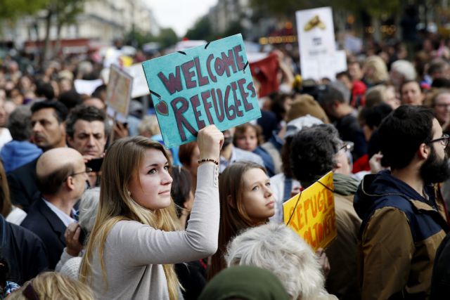 Γαλλία: Διανοούμενοι και καλλιτέχνες υπέρ της υποδοχής μεταναστών