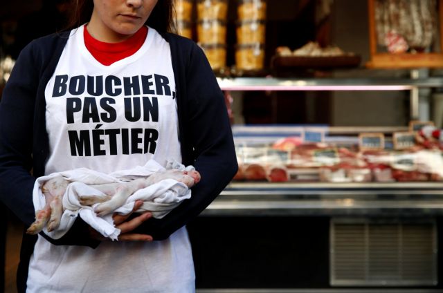 «Το κρέας είναι φόνος» : Κινητοποιήσεις διαμαρτυρίας σε κρεοπωλεία