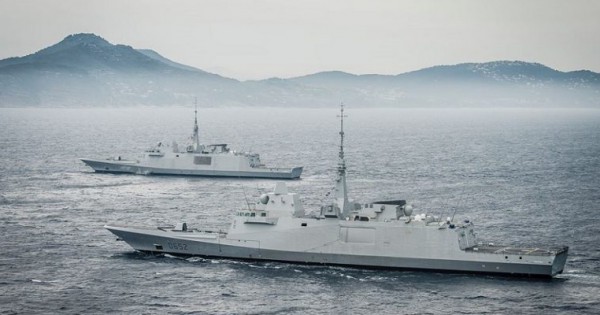 Γαλλικός ναύσταθμος δίπλα από το λιμάνι της Λάρνακας