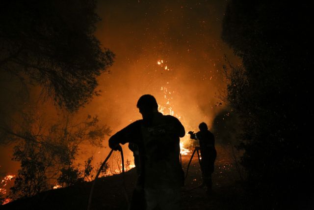 Φωτιά ξέσπασε στη Θεσσαλονίκη