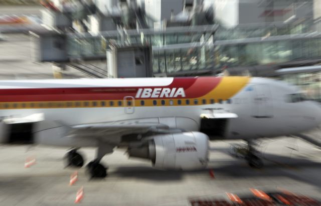 Αναγκαστική προσγείωση αεροπλάνου της Iberia λόγω προβλήματος στον κινητήρα