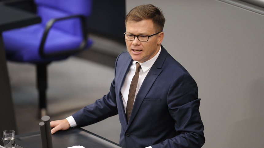 Τεταμένο το κλίμα στην «εύθραυστη» Γερμανία – Ανησυχεί ο Σνάιντερ