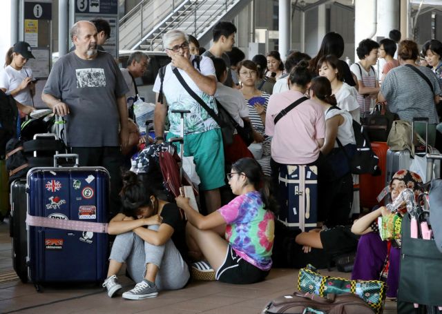 Ιαπωνία: Εντεκα νεκροί από τον τυφώνα – χάος στο αεροδρόμιο