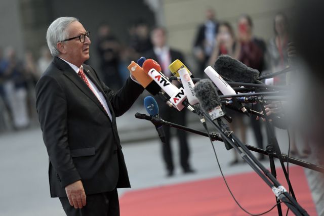 Γιούνκερ: Ενδιαφέρουσα η παρουσίαση της Μέι στο Σάλτσμπουργκ