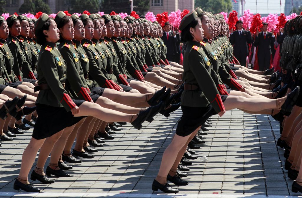 Μεγάλη στρατιωτική παρέλαση στη Β.Κορέα