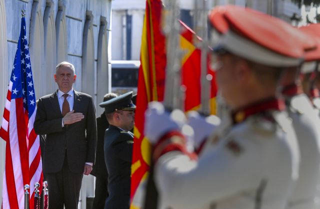 US Secretary of Defense in Skopje ahead of referendum, sees Russian intervention | tanea.gr