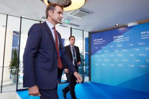 Μητσοτάκης: Εκατομμύρια για το προσφυγικό χάθηκαν στην κυβερνητική αδιαφάνεια