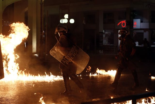 Επεισοδιακή νύχτα με ρίψη μολότοφ στη Θεσσαλονίκη