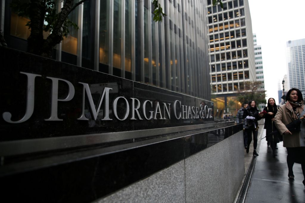 JP Morgan Chase: Ξαναγίνεται επενδυτικός προορισμός η Ελλάδα