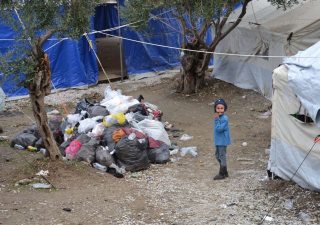 Παραδοχή Βίτσα: Οριακή η κατάσταση στα κέντρα προσφύγων στα νησιά