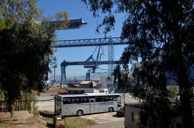 Ημιβυθίστηκε τμήμα της πλωτής δεξαμενής 1 στα ναυπηγεία Ελευσίνας