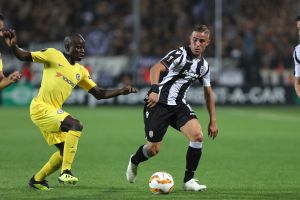 Ο Πέλκας χάρισε τη φανέλα του Μοράτα στον Κουλούρη