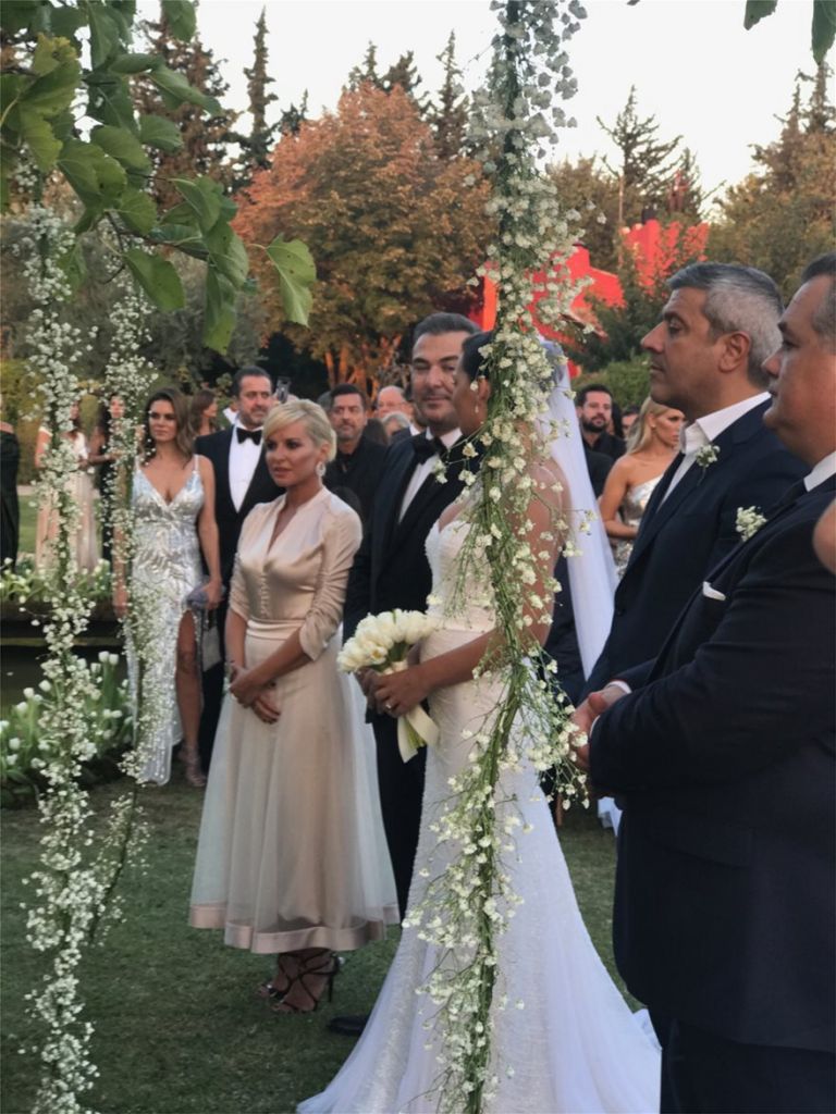 Αντώνης Ρέμος και Υβόννη Μπόσνιακ παντρεύτηκαν