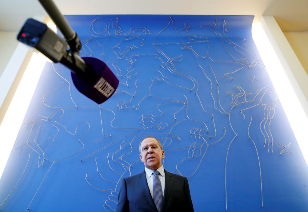 Ισες αποστάσεις για το δημοψήφισμα κρατά η Ρωσία