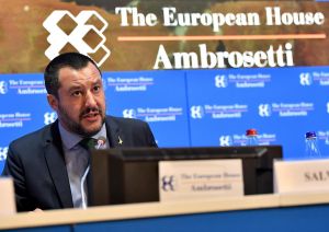 Σαλβίνι: Ούτε απαγωγέας είμαι ούτε δολοφόνος