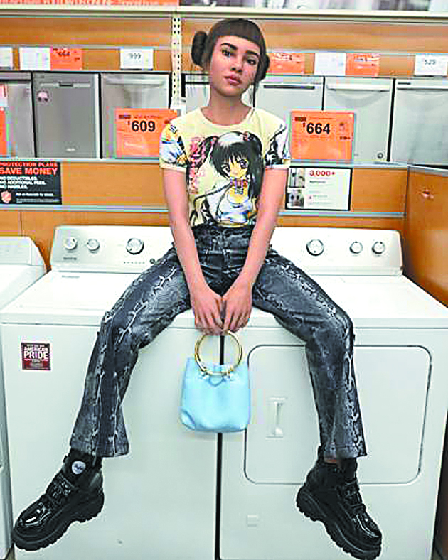 Ανάμεσα σε φαντασία και υπερ-πραγματικότητα